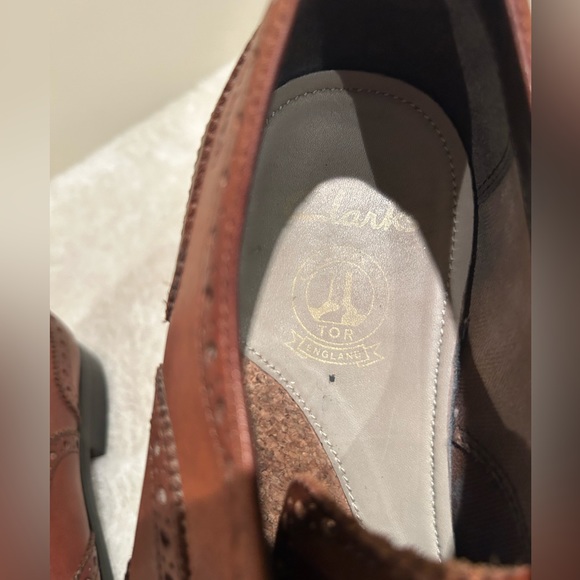 Clark’s Wingtip Leather Oxfords - Picture 10 of 11